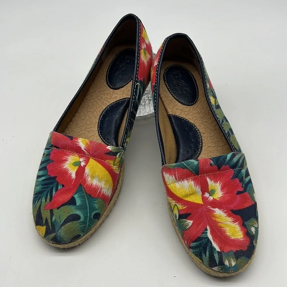 b.o.c  Womans Espadrille Flats  in Tropical Floral Print size 8